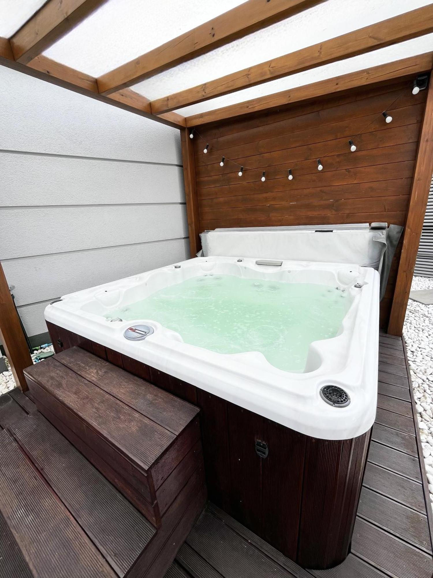 Luksusowy Apartament Z Jacuzzi By Jacek Budek Apartment Gdynia Bagian luar foto